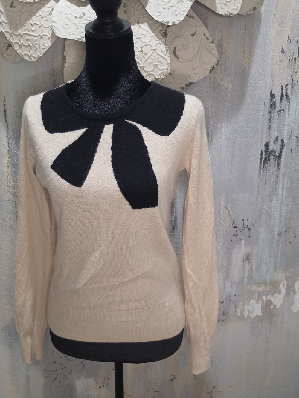 J. Crew Elegant Cream Sweater with Black Bow Motif Size Small
